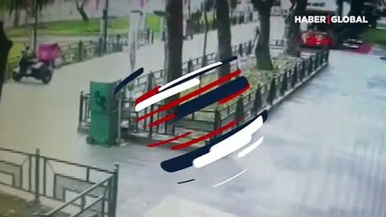 Trafiğe kapalı alanda kuryelerin korkutan kazası