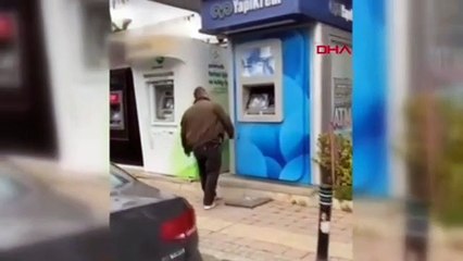 İstanbul'da ATM'lere çekiçli saldırı kamerada