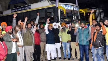 Bharat Bandh: Trains stopped in Bengal, normalcy in Lucknow