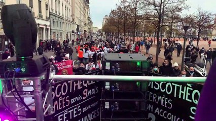 Представители малого бизнеса Франции требуют поддержки от государства