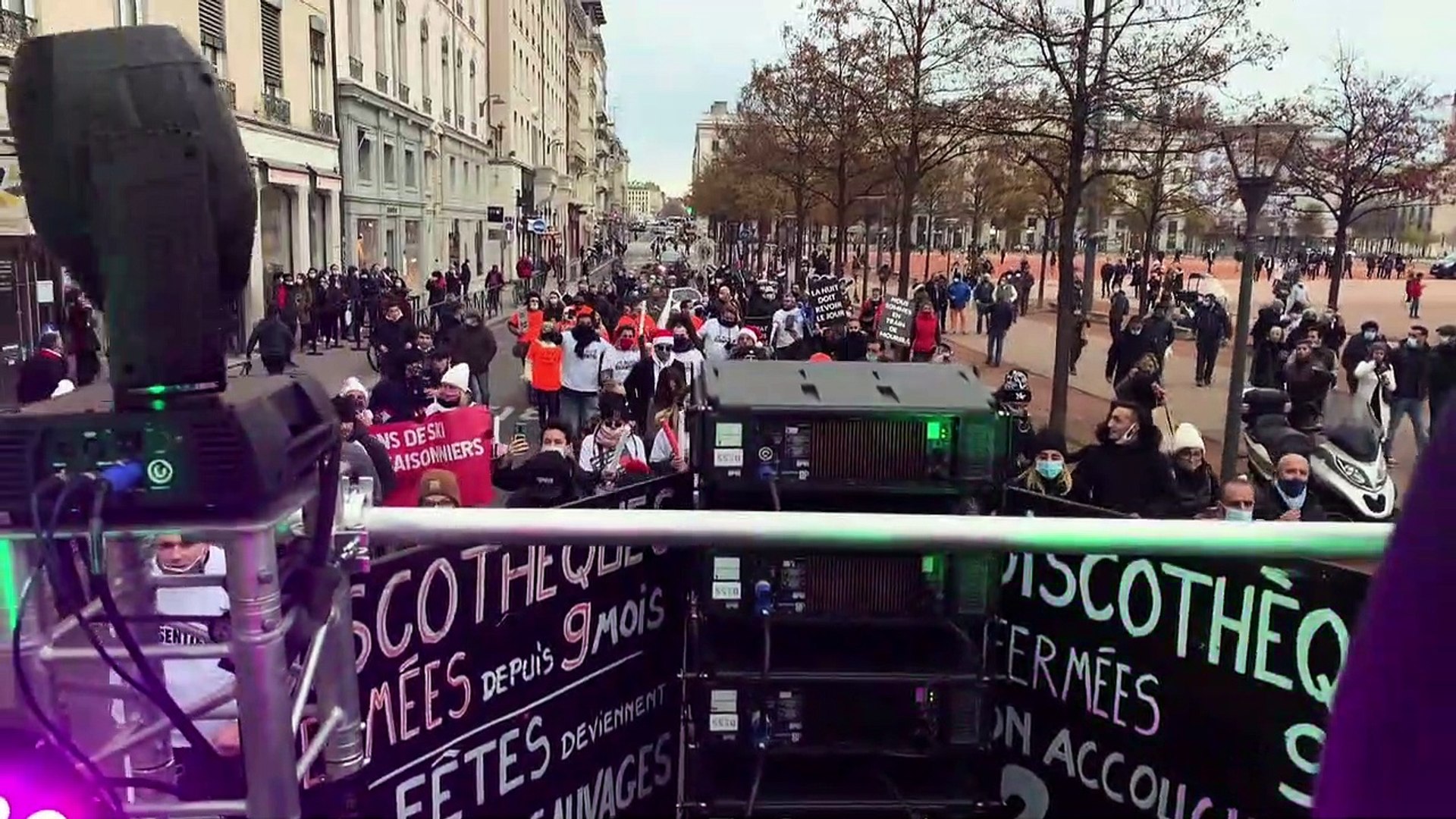 ⁣Представители малого бизнеса Франции требуют поддержки от государства