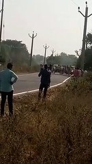 बैलगाड़ी से कलेक्ट्रेट पहुंचे सपा कार्यकर्ता, कृषि बिल का पुरज़ोर विरोध किया