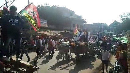 किसानों के आंदोलन के समर्थन में सपा ने बाबीना से खेलार तक निकाला जलूस