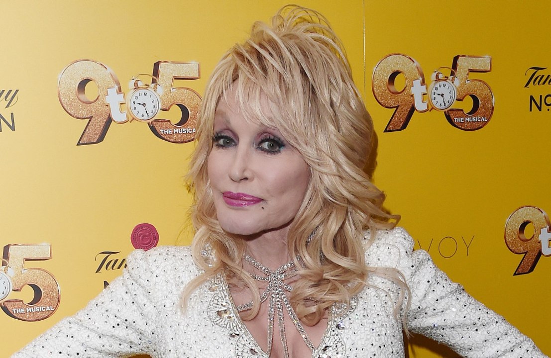 Dolly Parton verlässt ihr Haus nie ohne Make-up und Haarstyling