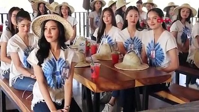'Miss Tayland'da yarışmacılar poz verirken asma köprü böyle çöktü