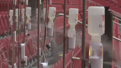 Esparcen gotas similares a la saliva en estadios holandeses para saber cómo se comportan los aerosoles de los hinchas