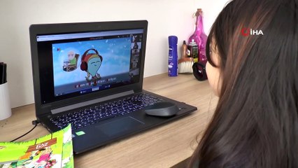 22 Yıllık Öğretmen Karantinada Bile Öğrencilere Eğitim Vermeye Devam Etti