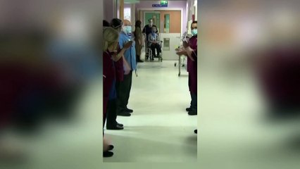 Día histórico: comenzó la vacunación contra el Covid-19 y una anciana de 90 años fue la primera que la recibió