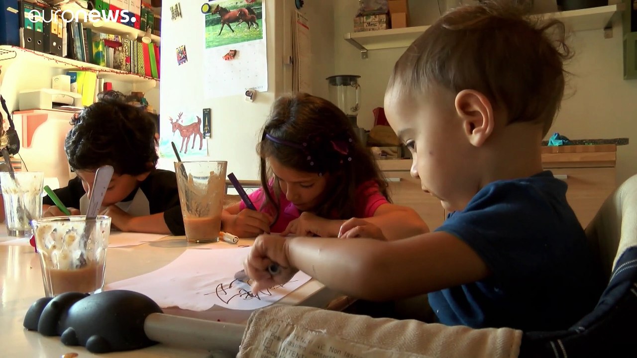 "Séparatisme", laïcité, haine en ligne : les mesures sensibles que la France veut mettre en place