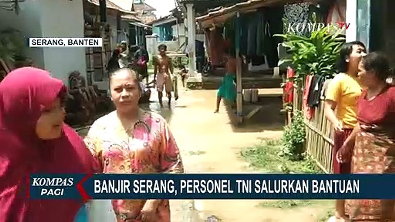 Banjir Serang, Personel TNI Salurkan Bantuan