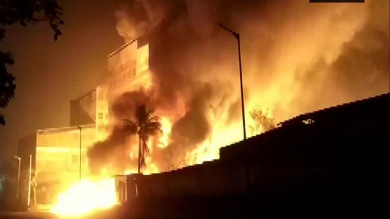 Massive fire broke out at chemical factory in A...