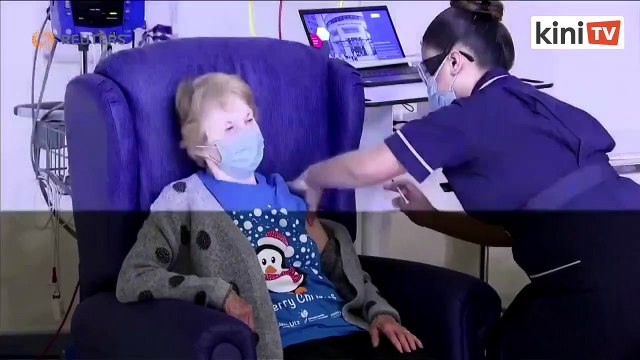 Pesakit UK yang pertama di dunia mendapat vaksin Pfizer