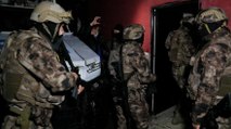 Adana’da şafak vakti uyuşturucu satıcılarına operasyon