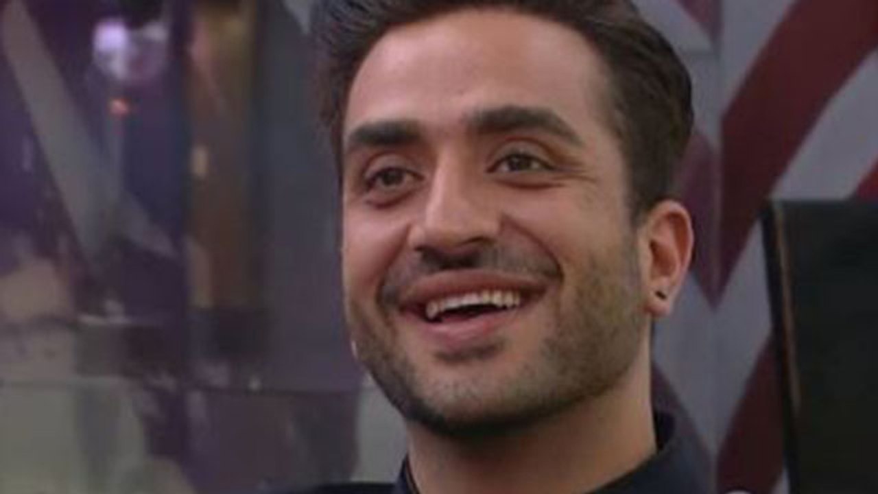 Big Boss 14: Aly Goni घर में आने से पहले होटल में हुए बंद ! |FilmiBeat