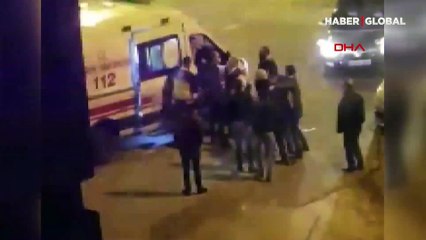 Ambulansa alınmayan hasta yakınları sağlık personelini darp etti