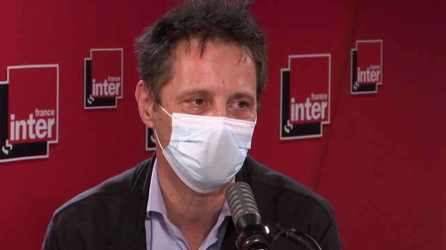 Laurent Garcia : Sur les fêtes de fin d'année, les résidents en parlent très peu, les familles beaucoup. Pour la plupart des résidents, Noël n'est pas vraiment un moment joyeux, ce n'est pas quelque chose qu'ils nous demandent.