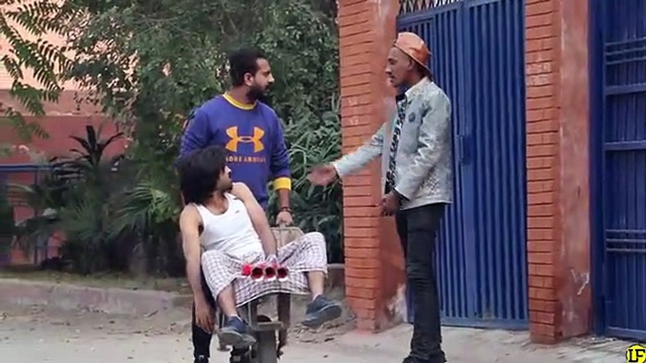 Truck_Horn_Prank_(Epic_Reactions)_-_Pranks_in_Pakistan_-_LahoriFied(360p)