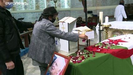 شاهد: جثمان رئيس أساقفة الجزائر الأسبق هنري تيسيه يواري الثرى في كاتدرائية السيدة الإفريقية بالجزائر