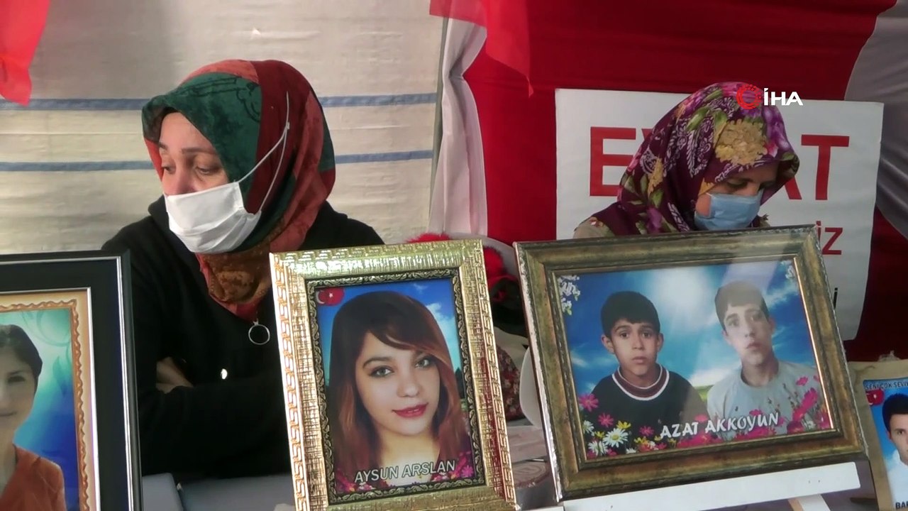 Kızı dağa kaçırılan evlat nöbetindeki anneden çağrı: 'Elinizdeki kirli silahları yere atın, üzerine tükürün ve teslim olun'