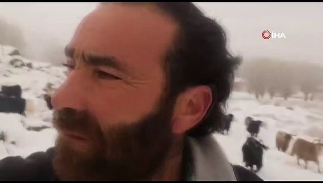 Sivas’ta yüksek kesimler beyaza büründü, görüş mesafesi 10 metreye kadar düştü- Sivas kent merkezinde yüksek kesimlerde sis etkili olurken görüş mesafesi ise yer yer 10 metreye kadar düştü