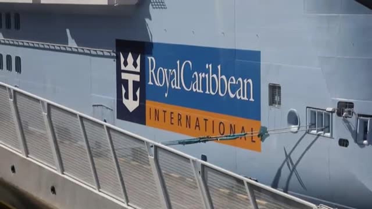 Amarrado a puerto en Singapur un crucero con 1700 pasajeros por un positivo en COVID