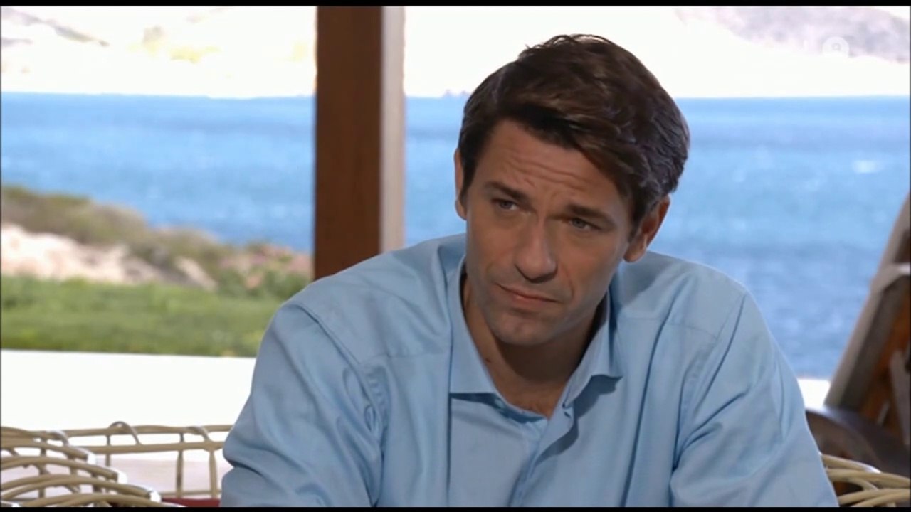 Apostolis Totsikas - Ela sti thesi mou (season 5 episode 62 scenes)
