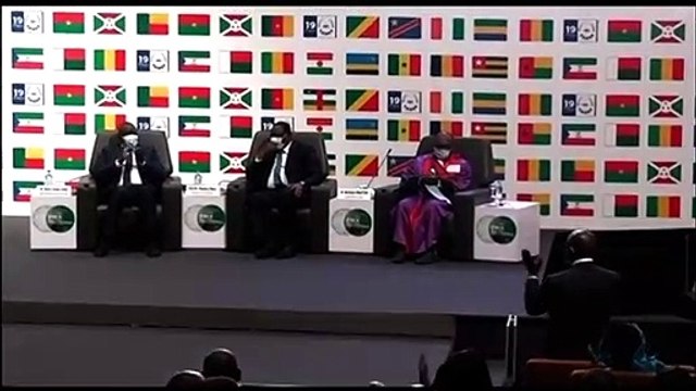 La danse de Idy devant Macky SALL