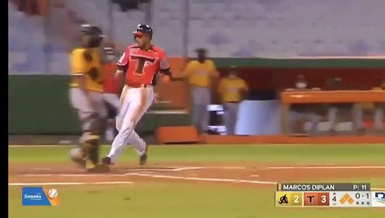 Toros aplastan por 15-4 a las Águilas