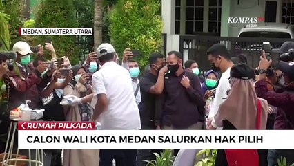 Calon Wali Kota Medan Salurkan Hak Pilih