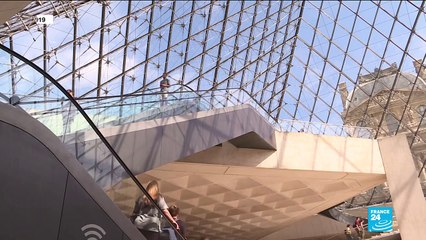 Louvre museum auctions quality time with the Mona Lisa