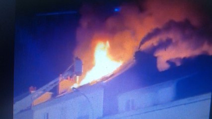 Incendie d’un immeuble dans la nuit