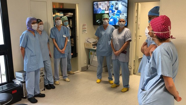 A l’hôpital du Scorff, séance de simulation avec le robot chirurgical