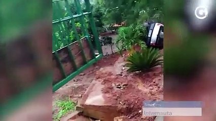 Rua cedeu com força da chuva em Córrego dos Monos, na área rural de Cachoeiro de Itapemirim