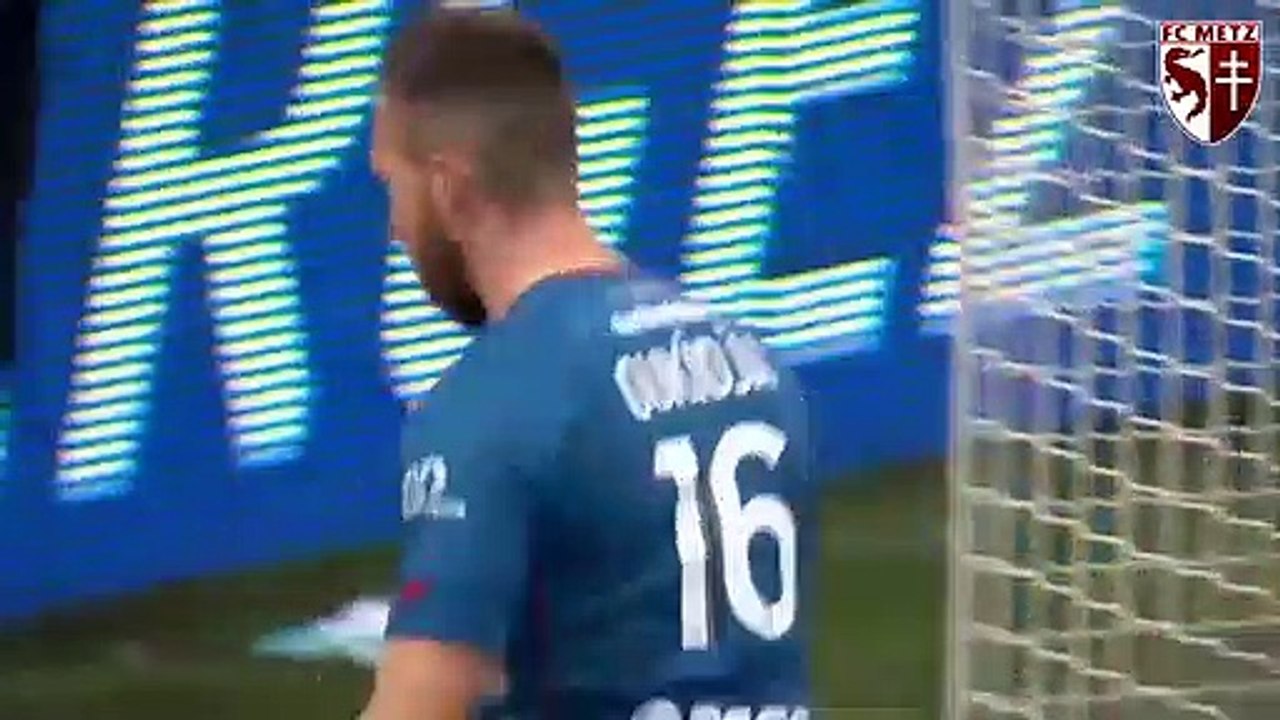 Alexandre Oukidja Grenat du mois de novembre !