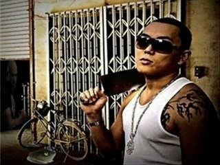 KHAMAN   LIM   LARSEN - ON RECRUTE