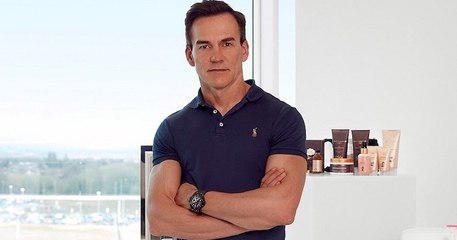 Ce chef d'entreprise a rendu ses 74 employés millionnaires en leur faisant don de ses actions