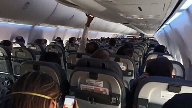 Primer vuelo comercial de un Boeing 737 Max en 20 meses
