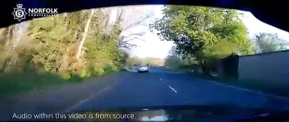 Il roule à plus de 200kmh sur une route limitée à 80... Fou