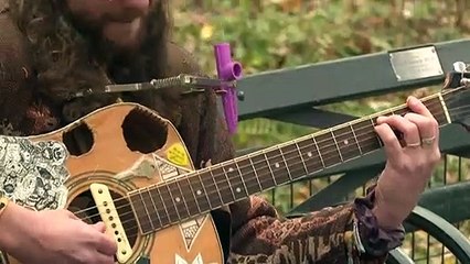 محبّو جون لينون يحيون ذكراه على مقربة من موقع اغتياله