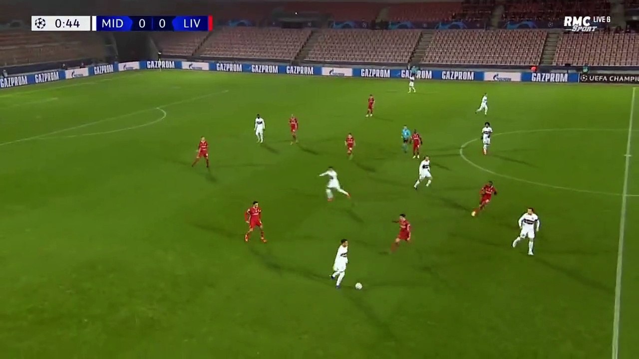 Bàn thắng đầy may mắn của Mohamed Salah vào lưới Midtjylland