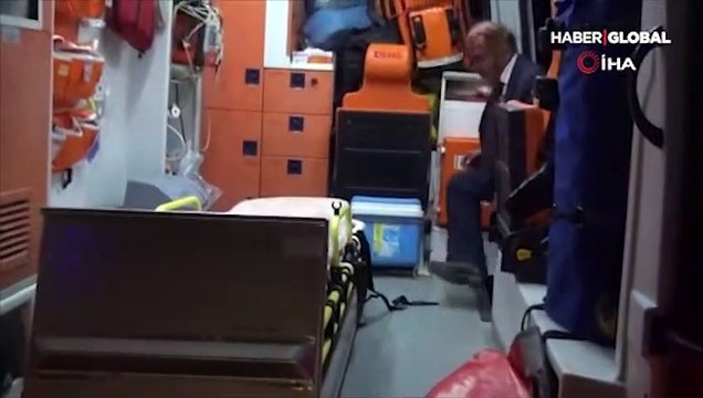 Kaza yapan araçtaki alkollü yolcu ekiplere zor anlar yaşattı