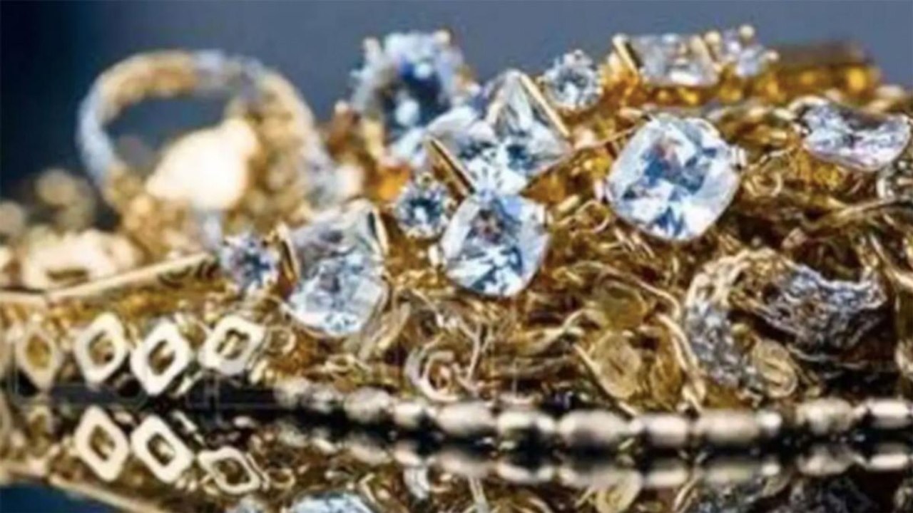 Bihar: Jewellery worth crores of rupees looted at gunpoint