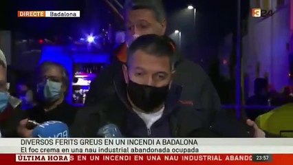Incendio en una nave de Badalona: al menos dos muertos y se teme el derrumbe total del edificio
