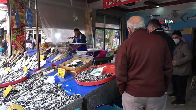 Pandemi ile birlikte talepler değişti, balıklar pişirilerek evlere servis edilmeye başlandı