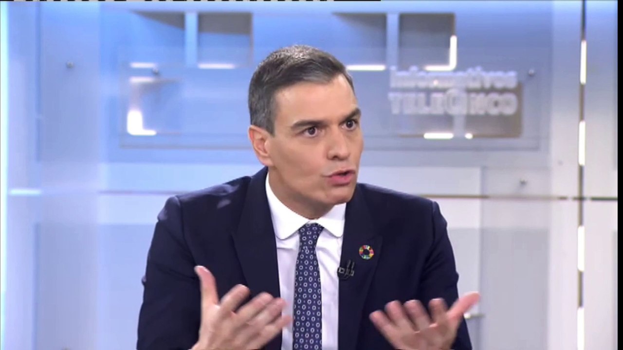 Pedro Sánchez llama lunáticos a quienes les califican de gobierno "socialcomunista"