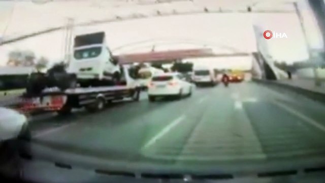 Ölümden kıl payı kurtuldu... Motosiklet sürücüsünün ölümle burun buruna geldiği anlar kamerada