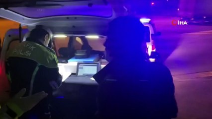 Ceza Yiyen Alkollü Sürücü, 'Herkes Yanlışını Bilecek' Dedi, Türkü Söyleyip Oynadı İha