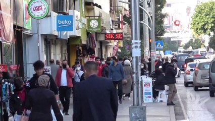 Sağlık Bakanı Koca’nın Sürekli Uyardığı Mersin’de Caddeler Tıklım Tıklım