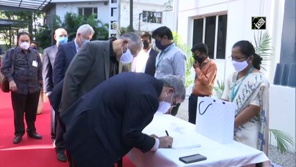 कोरोना वैक्सीन की तैयारियों का जायजा लेने भारत बायोटेक पहुंचे दुनियाभर के 64 राजदूत (Part 2)