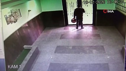 Site Otoparkında Tabancayla Vurulmuş Halde Bulundu